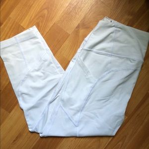 Victoria Sport Knockout Capris